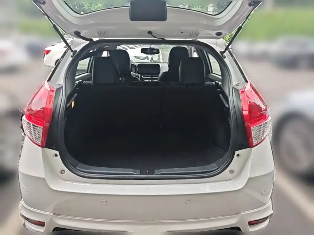 Toyota Yaris L — миниатюра 24