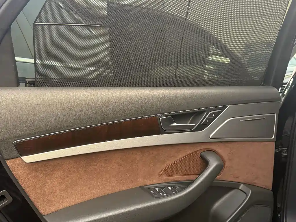 Audi A8 — миниатюра 8