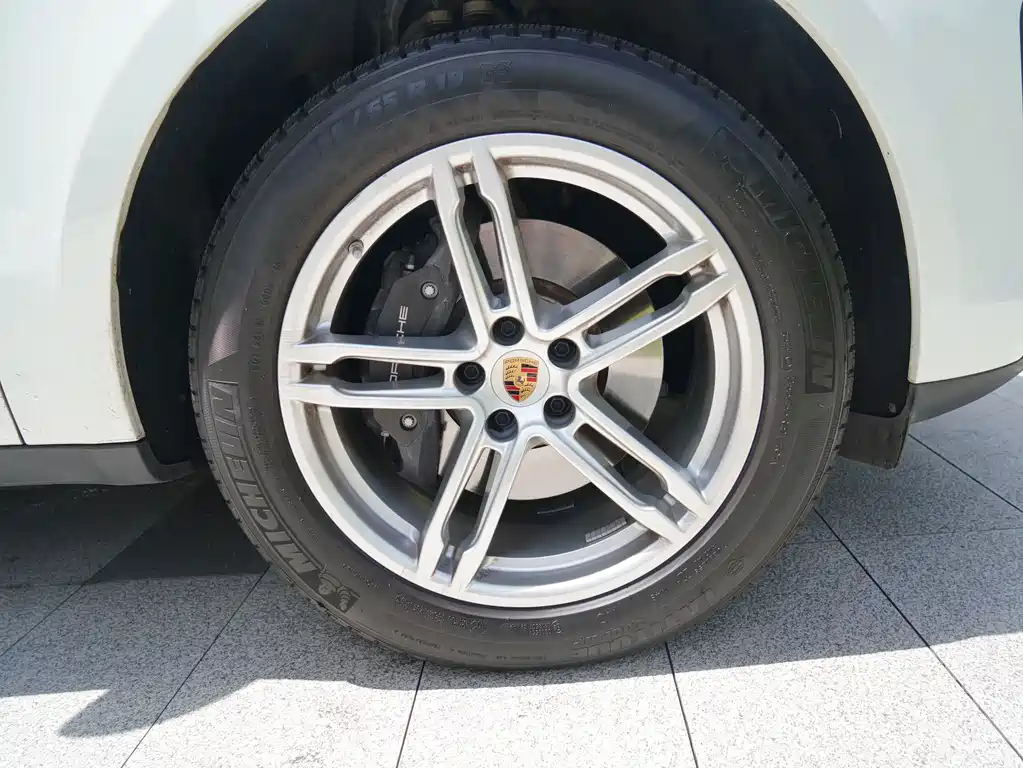 Porsche Macan — миниатюра 6