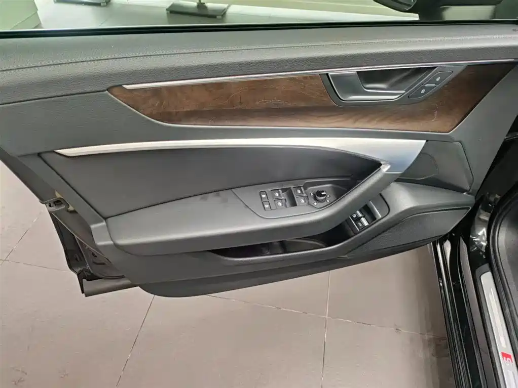 Audi A6L New Energy — миниатюра 12