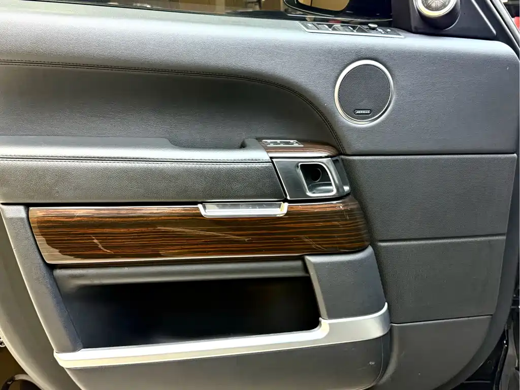 Land Rover Range Rover — миниатюра 13