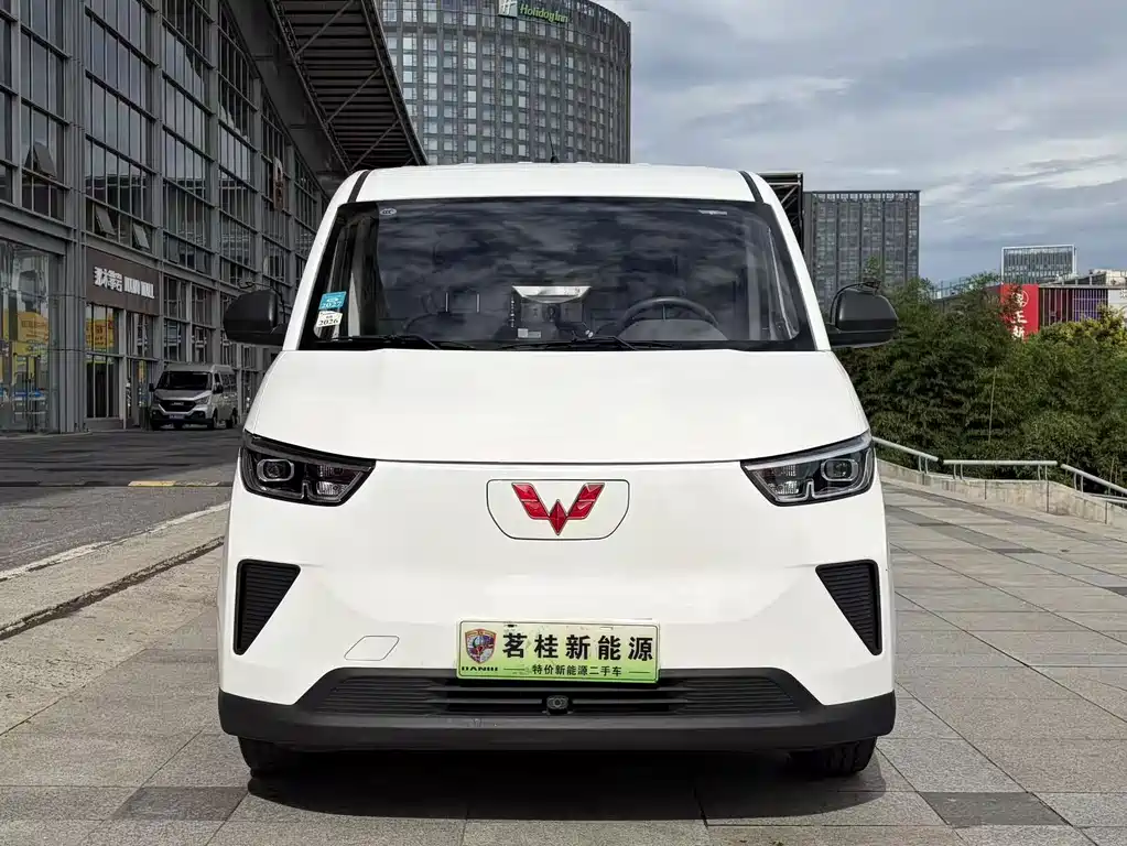 Wuling Yangguang — миниатюра 2