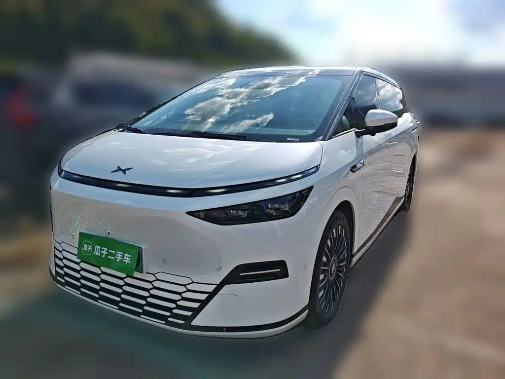 XPeng X9 — миниатюра 2