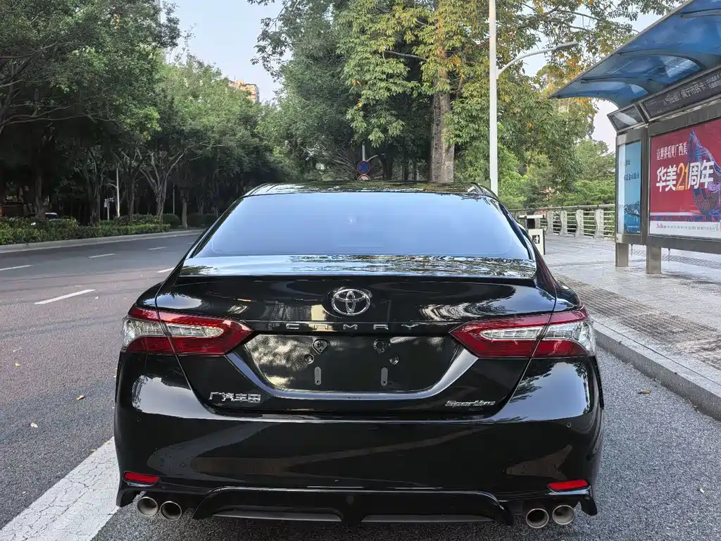 Toyota Camry — миниатюра 9