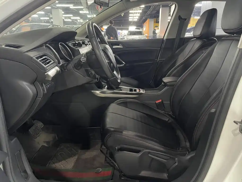 Peugeot 408 2015 1.2T AT Luxury
