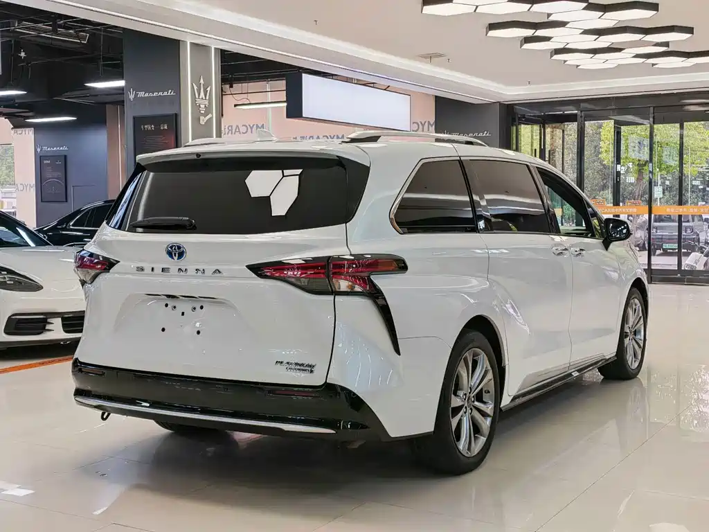 Toyota Sienna — миниатюра 12