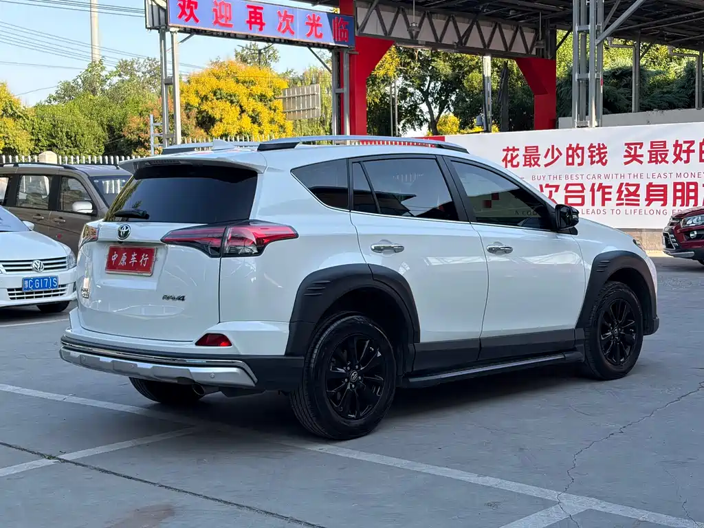 Toyota RAV4 — миниатюра 17