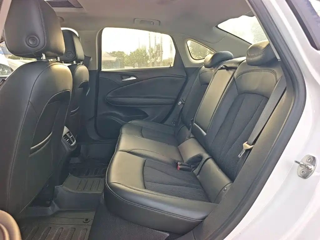 Buick Verano — миниатюра 17
