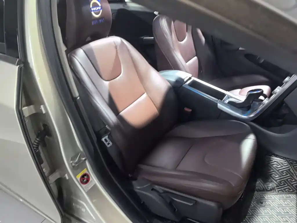 Volvo S60 — миниатюра 25