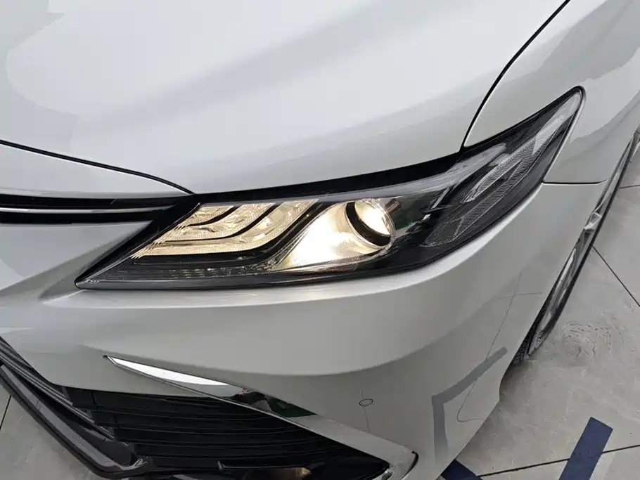 Toyota Camry — миниатюра 5