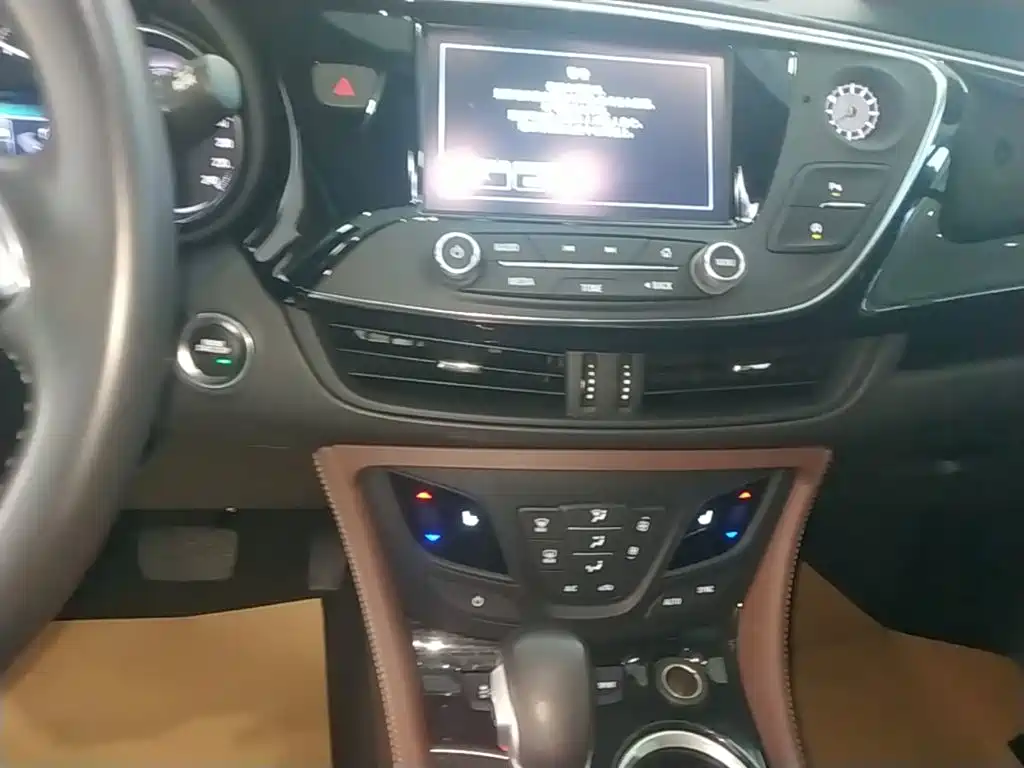 Buick Envision Plus — миниатюра 13