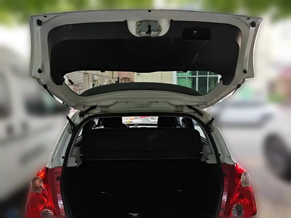 Suzuki Swift — миниатюра 20