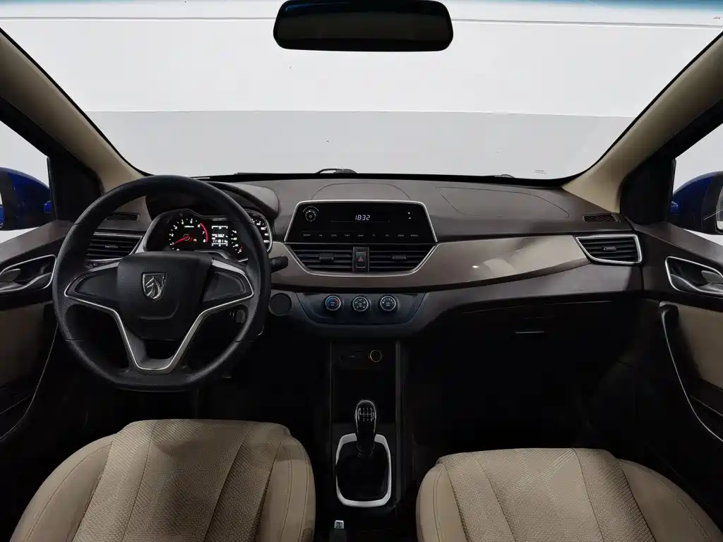 Baojun 310W — миниатюра 5