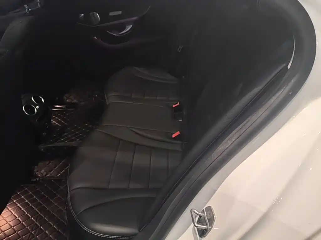 Mercedes-Benz C-Class — миниатюра 17