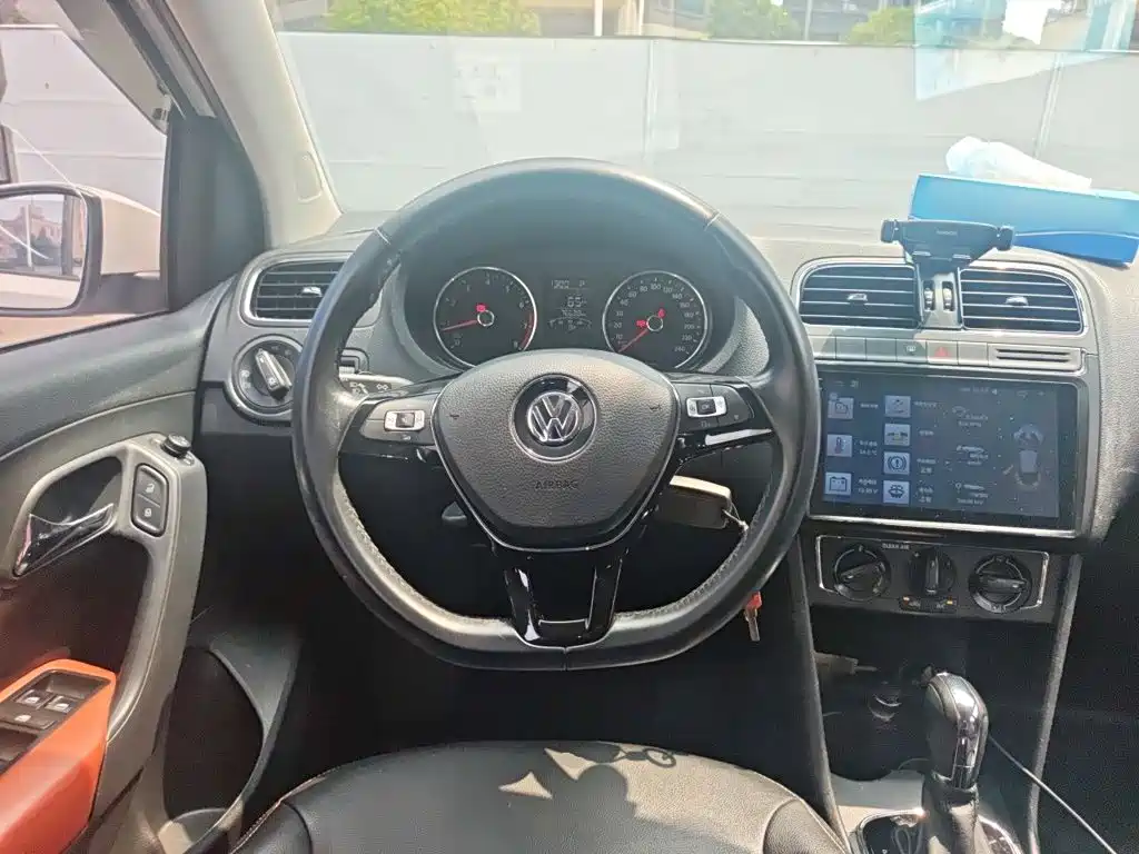 Volkswagen Polo — миниатюра 6