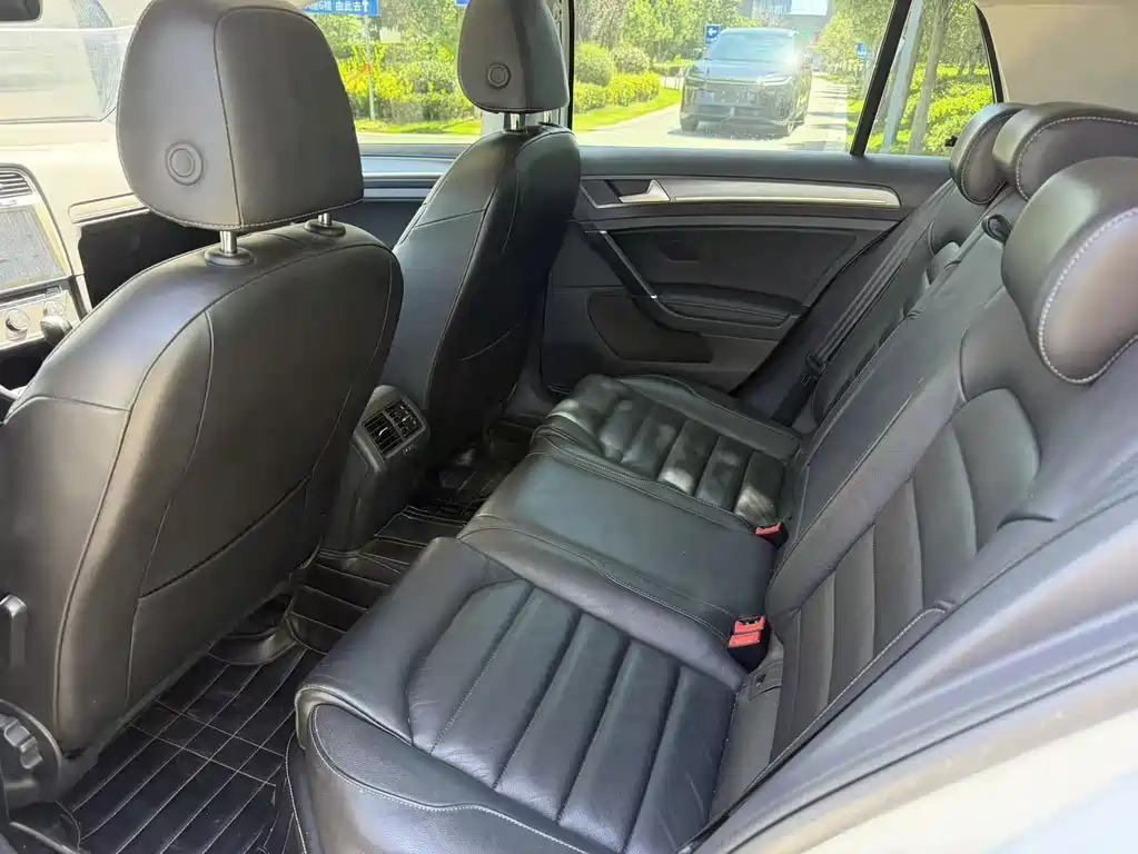 Volkswagen Golf — миниатюра 8