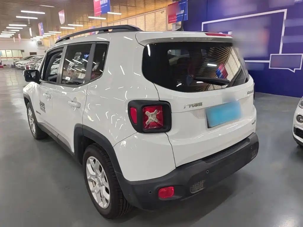 Jeep Renegade — миниатюра 5