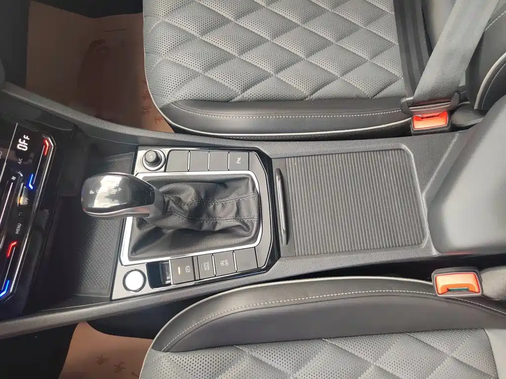 Volkswagen Sagitar — миниатюра 8
