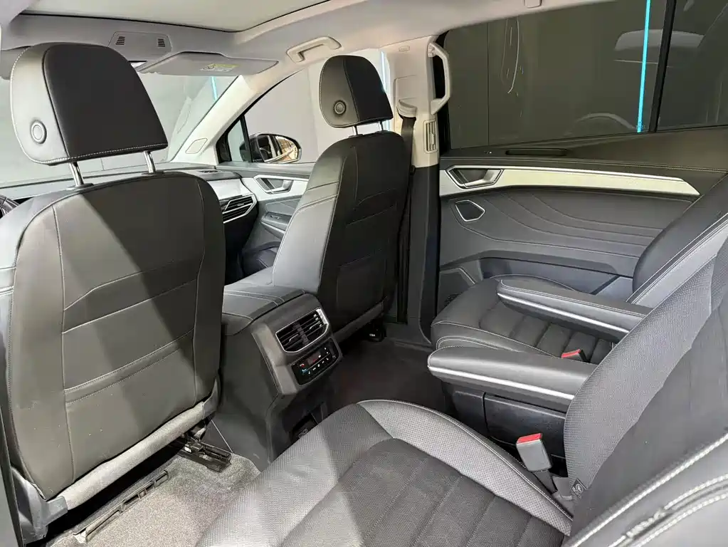 Volkswagen Talagon — миниатюра 10