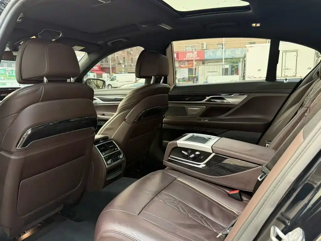 BMW 7 Series 7 2021 730Li M Sport