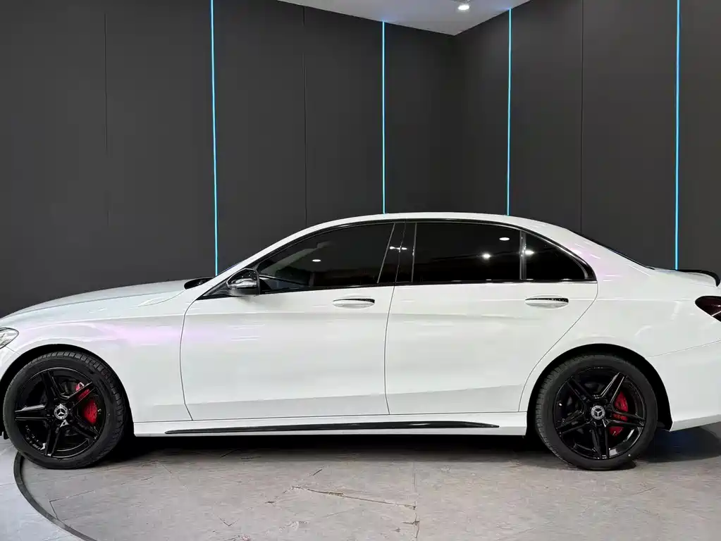 Mercedes-Benz C-Class — миниатюра 5