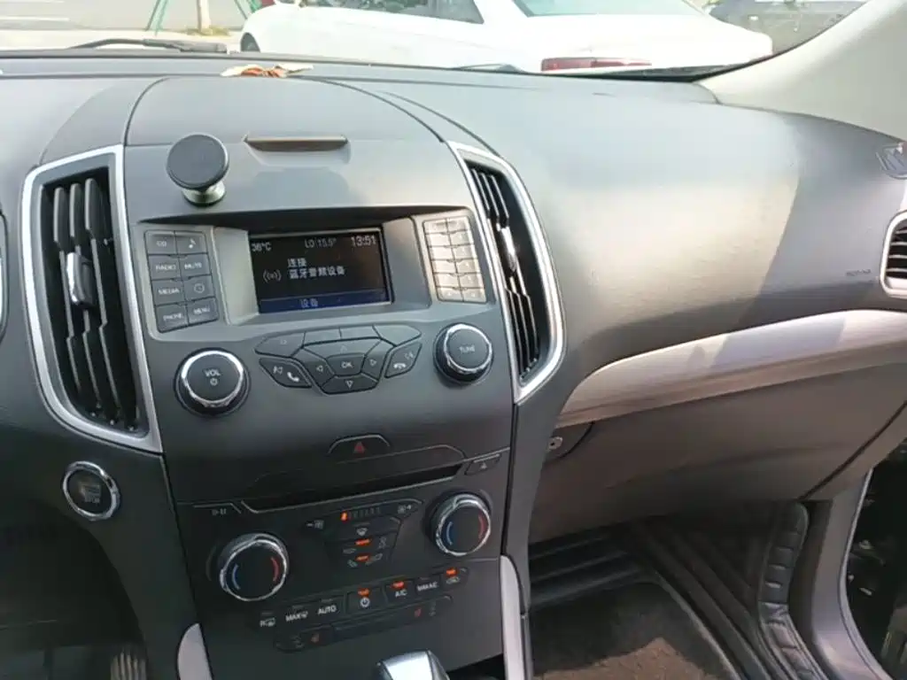 Ford Edge — миниатюра 13