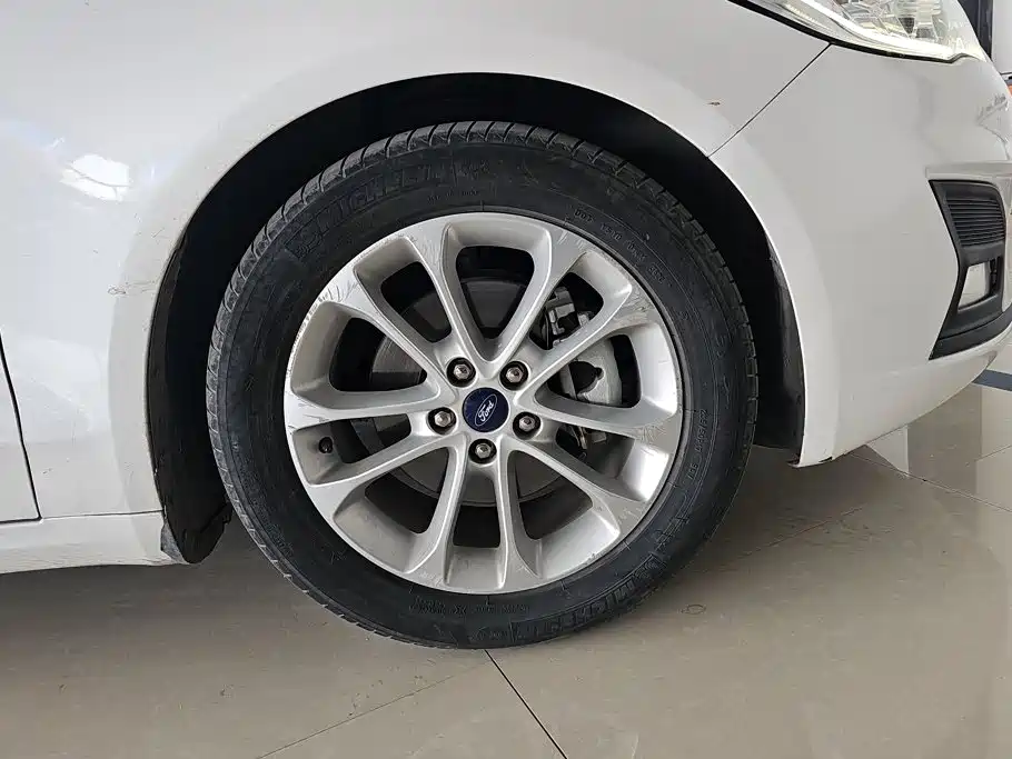 Ford Mondeo — миниатюра 6