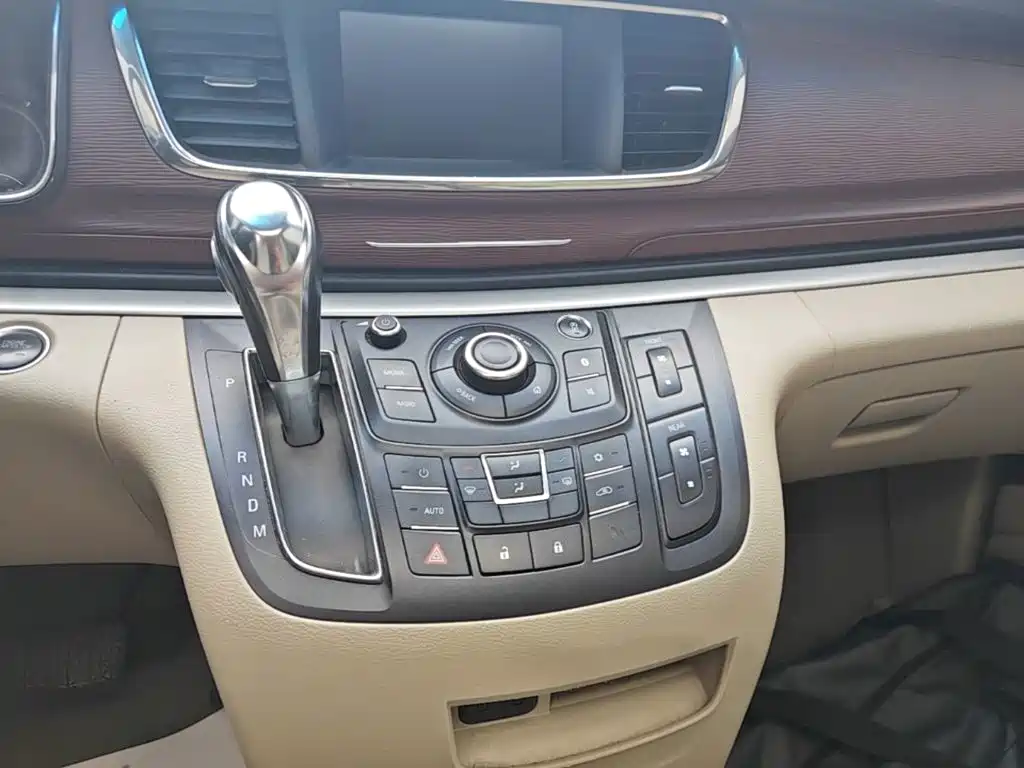 Buick GL8 — миниатюра 13