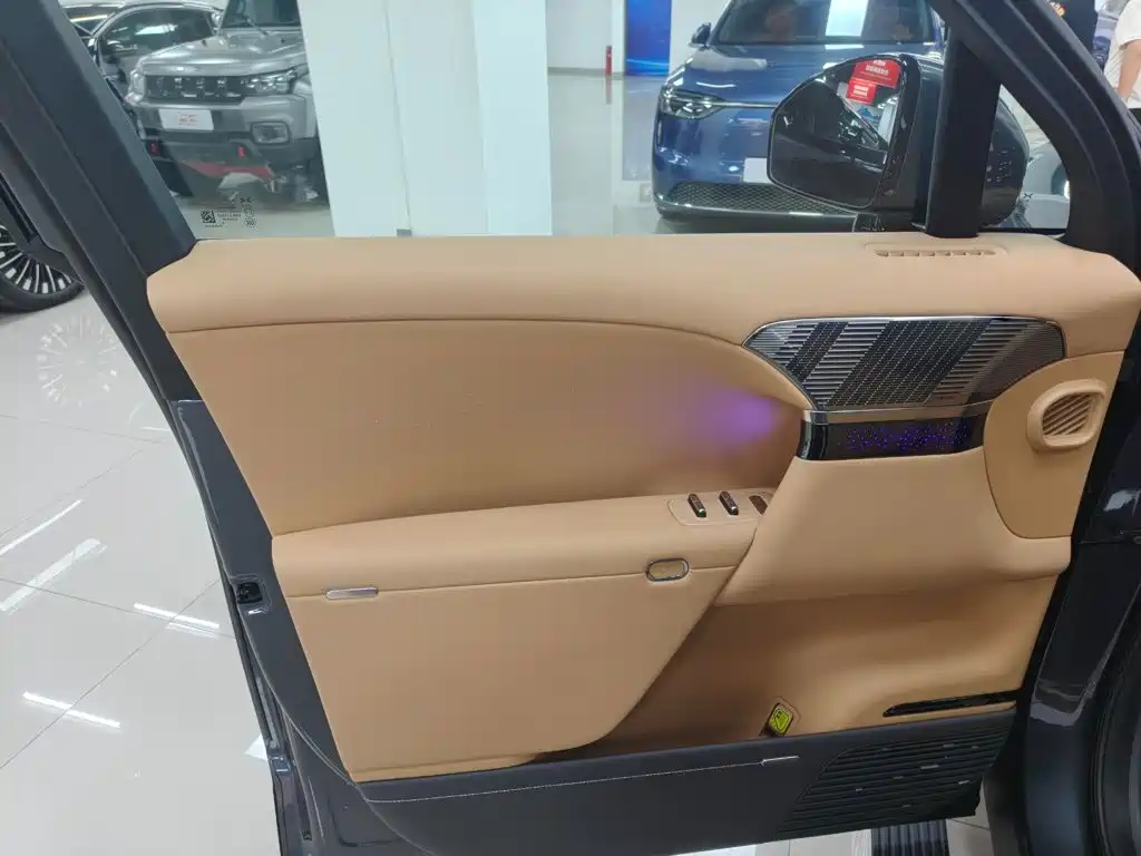 XPeng GX — миниатюра 18