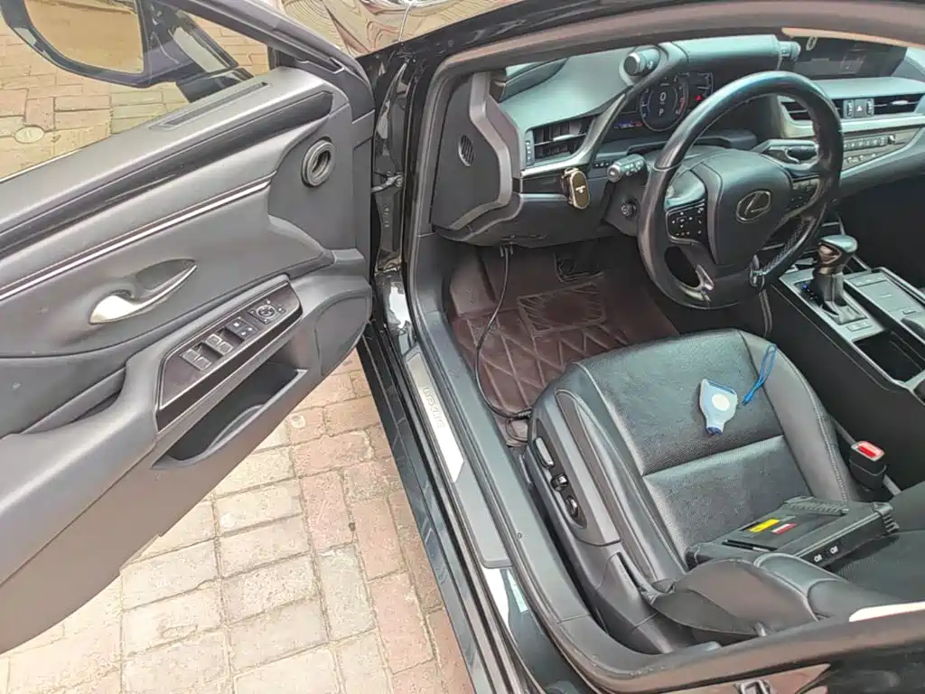 Lexus ES — миниатюра 16