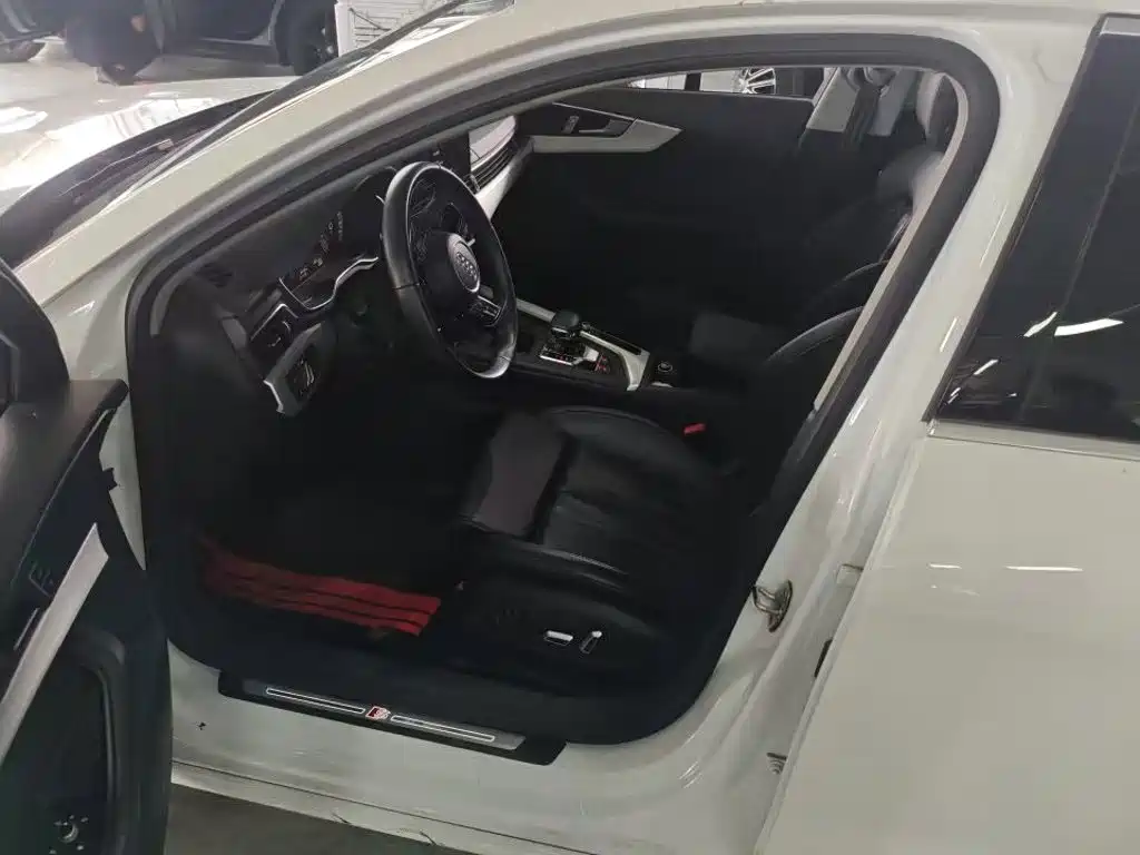Audi A4L 2024 40 TFSI Fashion