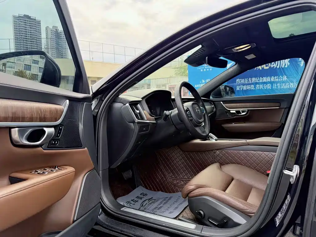 Volvo S90 — миниатюра 4