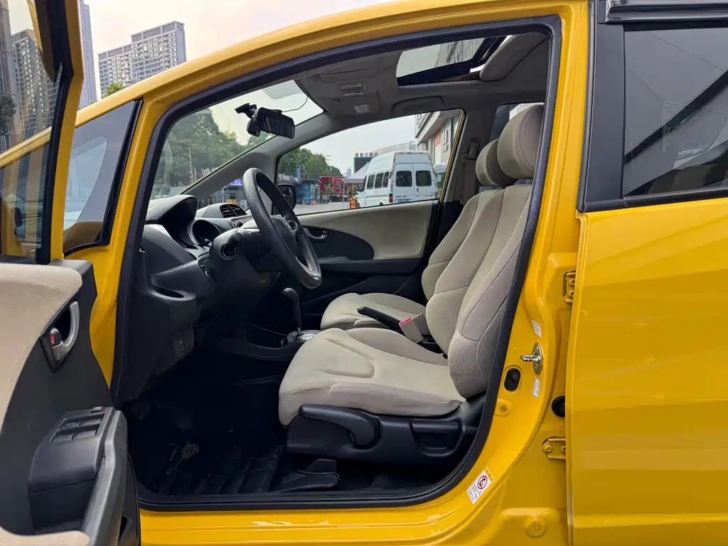 Honda Fit — миниатюра 7
