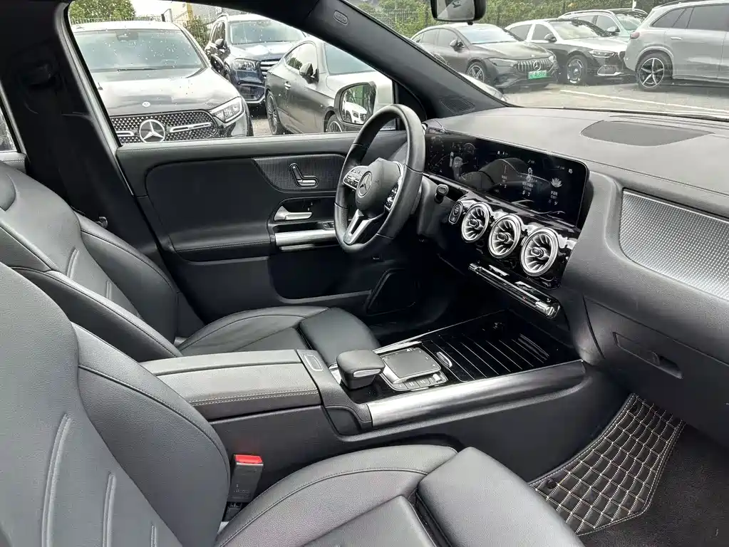 Mercedes-Benz GLA — миниатюра 14