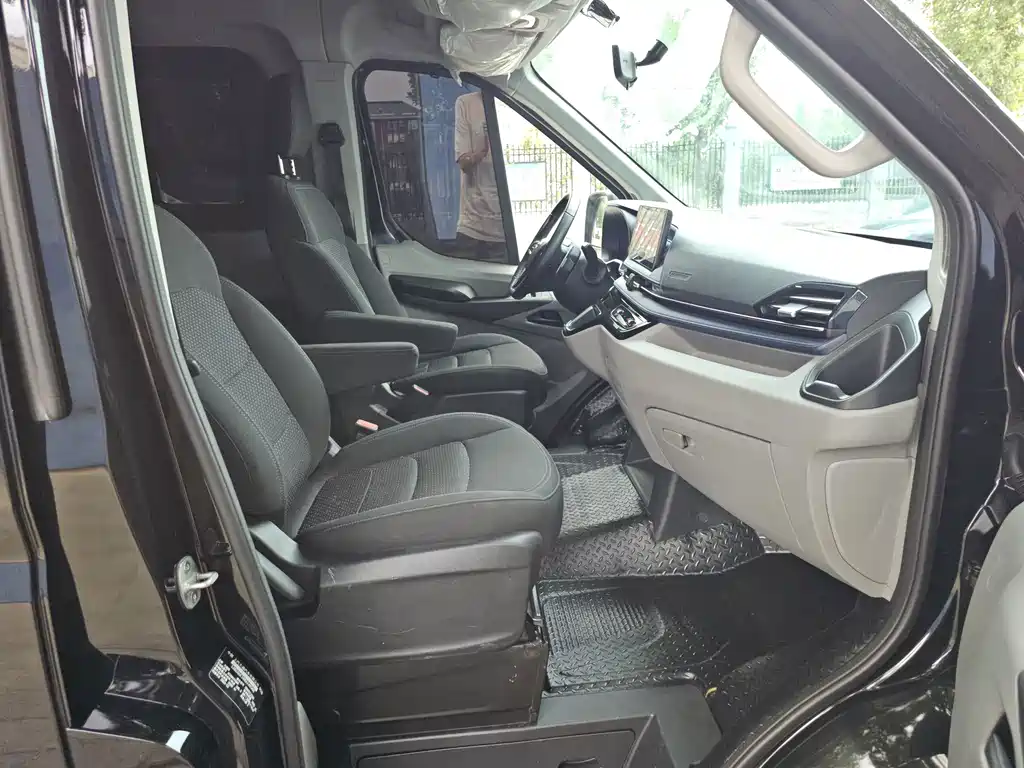 Maxus V90 — миниатюра 9