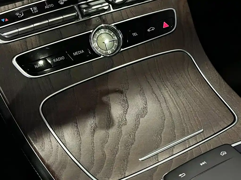 Mercedes-Benz E-Class — миниатюра 20