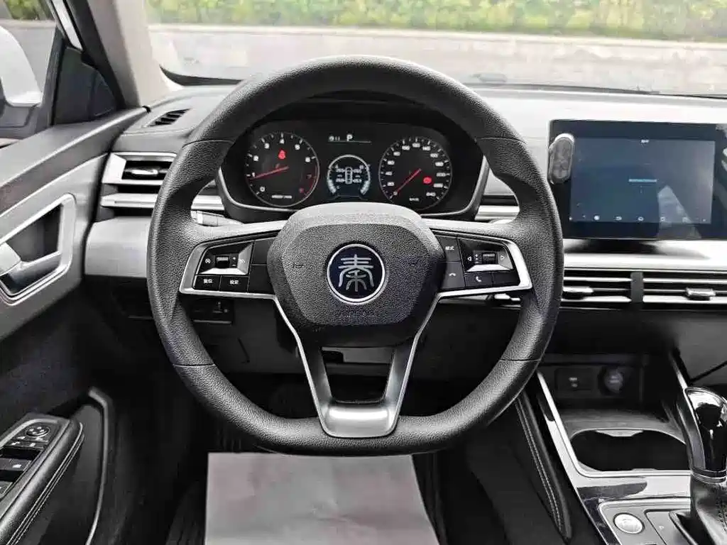 BYD Qin — миниатюра 21