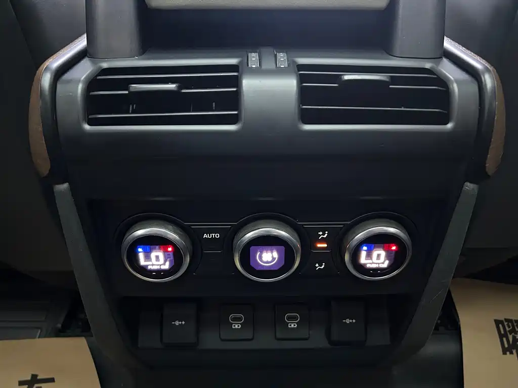 Land Rover Defender — миниатюра 14