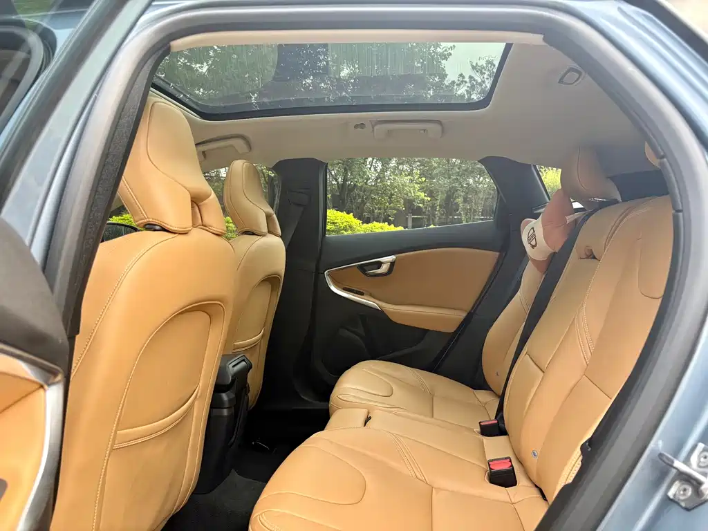 Volvo V40 — миниатюра 8