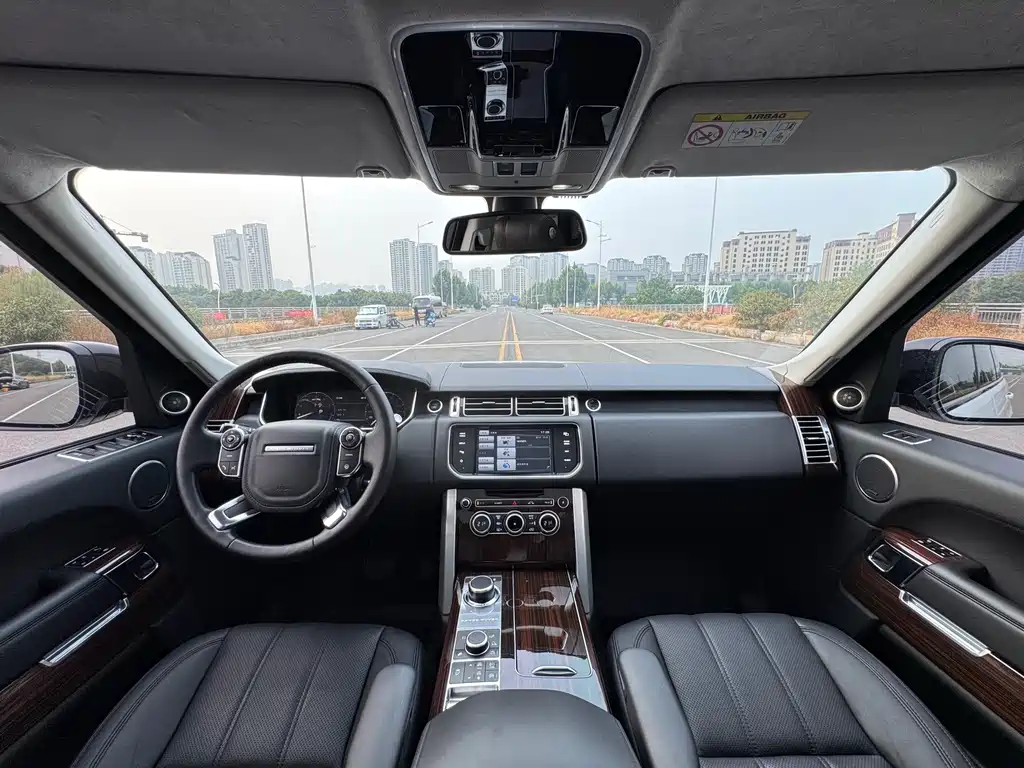 Land Rover Range Rover — миниатюра 28