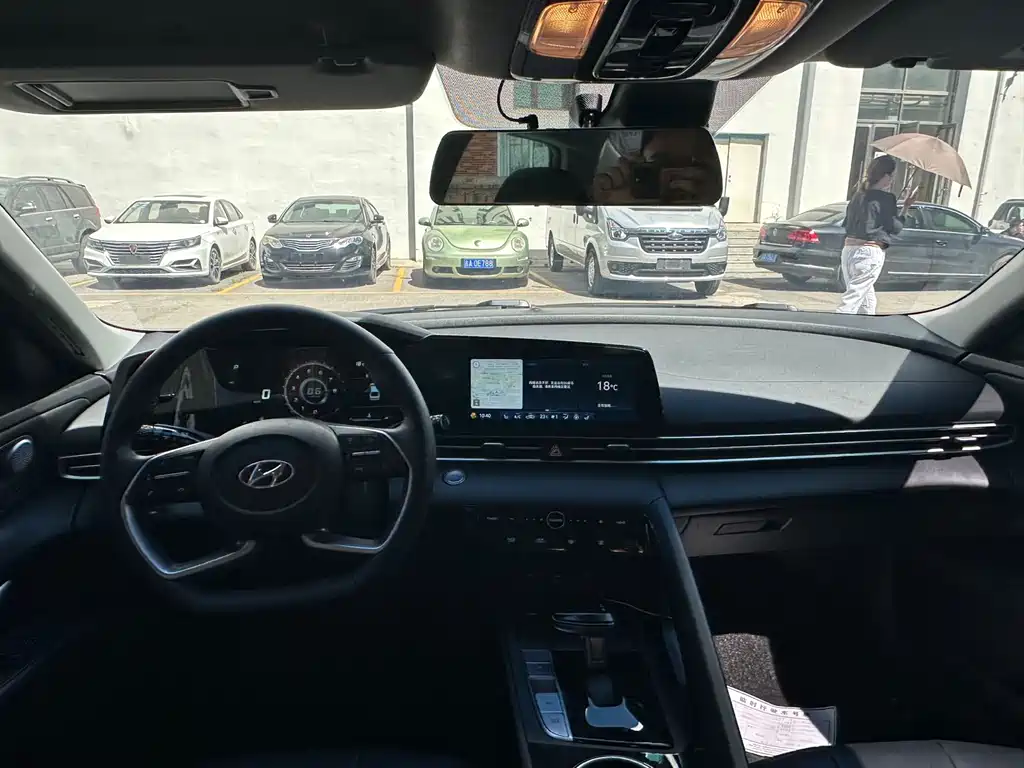 Hyundai Elantra — миниатюра 8