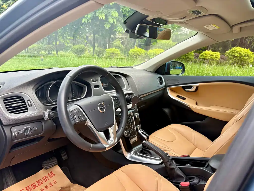 Volvo V40 — миниатюра 11