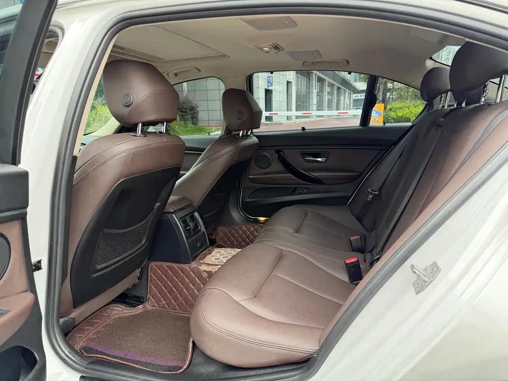 BMW 3 Series — миниатюра 8