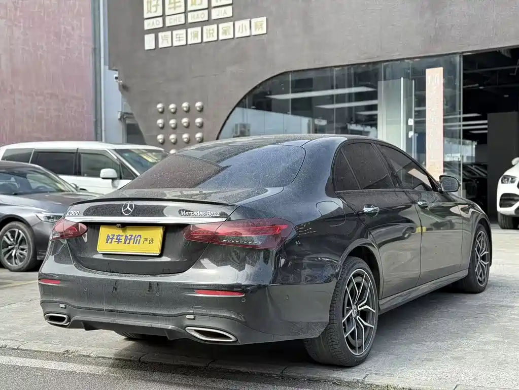 MERCEDES-BENZ E CLASS