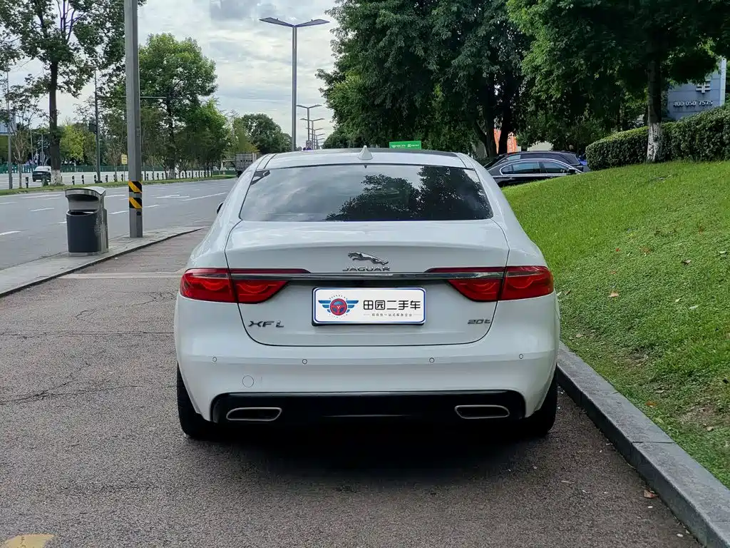 Jaguar XFL — миниатюра 5