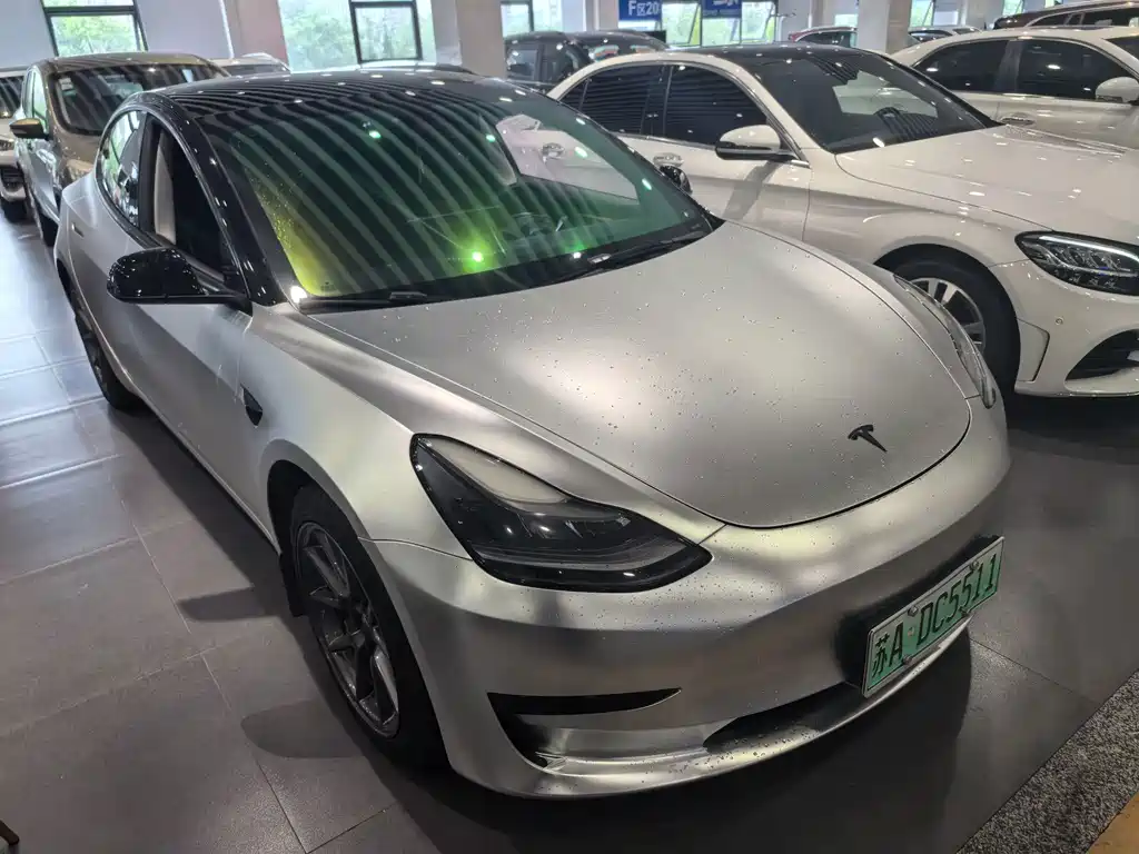 Tesla Model 3 — миниатюра 3