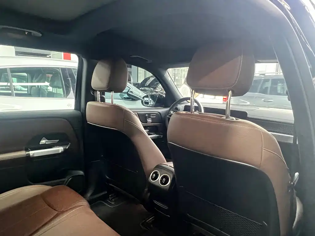 Mercedes-Benz EQB — миниатюра 9