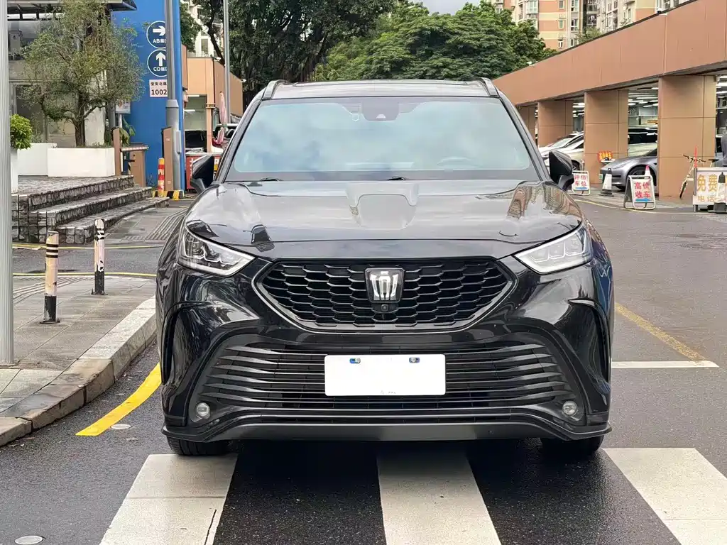 Toyota Crown Kluger — миниатюра 2