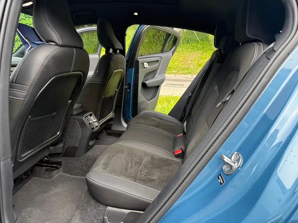 Volvo C40 — миниатюра 9