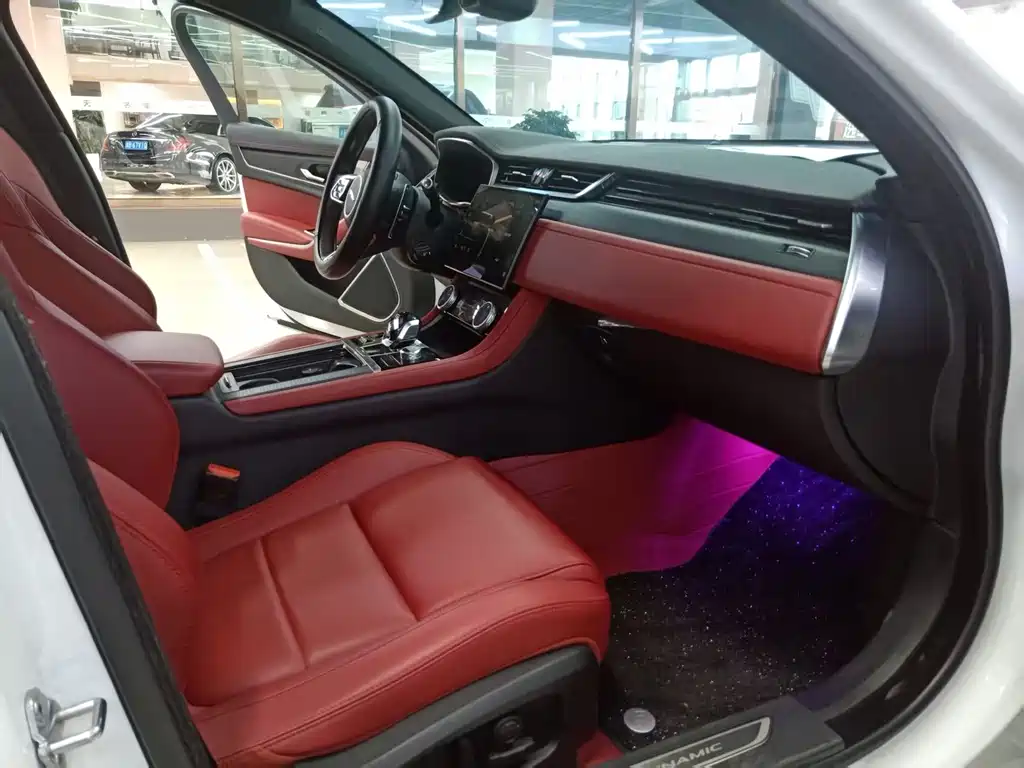 Jaguar XFL — миниатюра 4